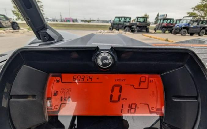 2022 Can-Am® Commander MAX DPS