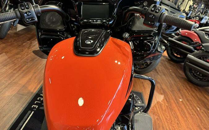 2024 Indian Motorcycle® Challenger® Dark Horse® Icon Sunset Orange