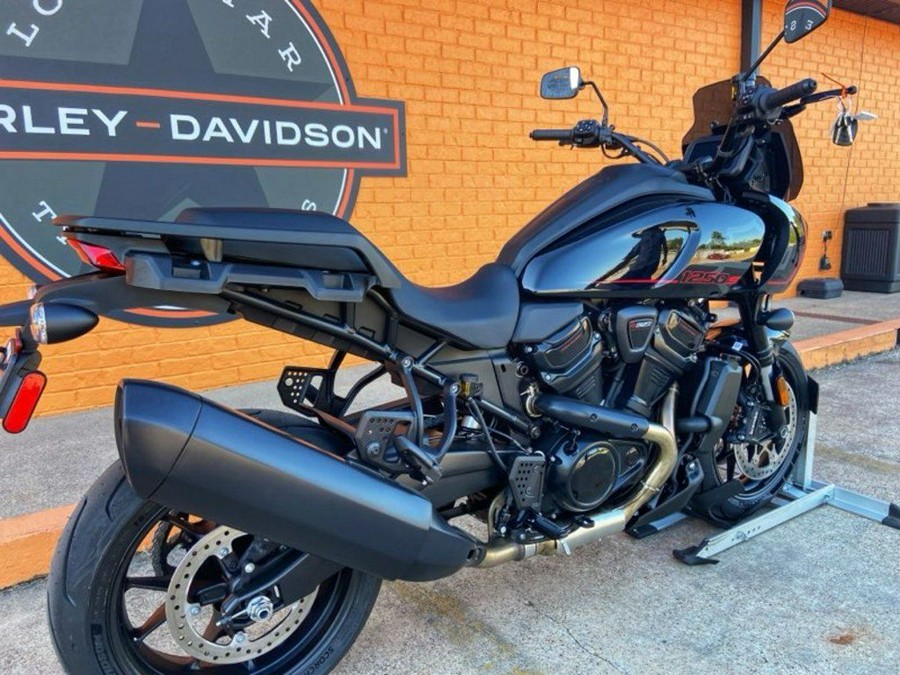 2025 Harley-Davidson® RA1250ST - Pan America® 1250 ST