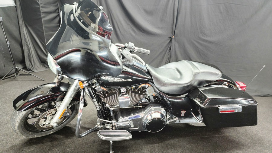 2009 Harley-Davidson® FLHX