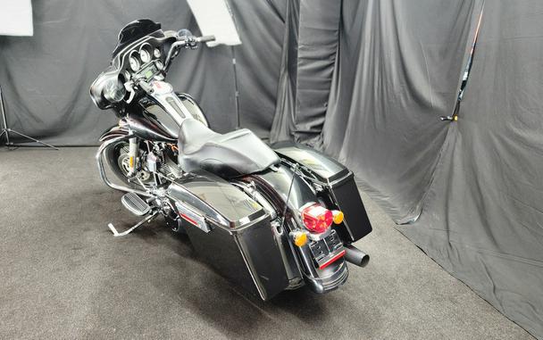 2009 Harley-Davidson® FLHX
