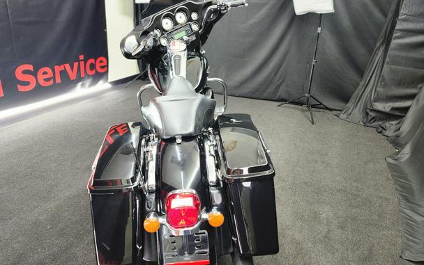 2009 Harley-Davidson® FLHX