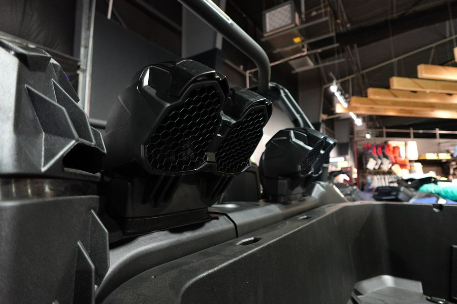 2026 Can-Am Commander X MR