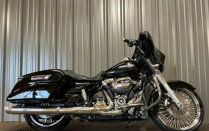 2022 Harley-Davidson Street Glide Base