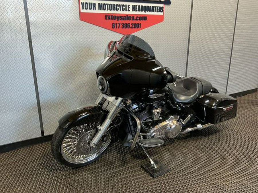 2022 Harley-Davidson Street Glide Base