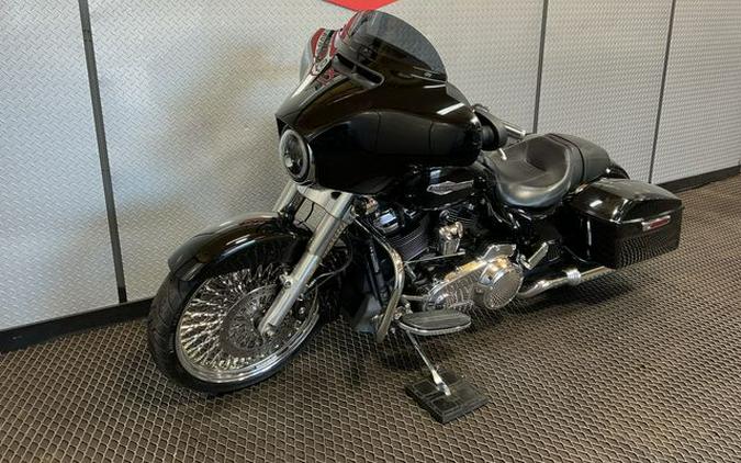 2022 Harley-Davidson Street Glide Base