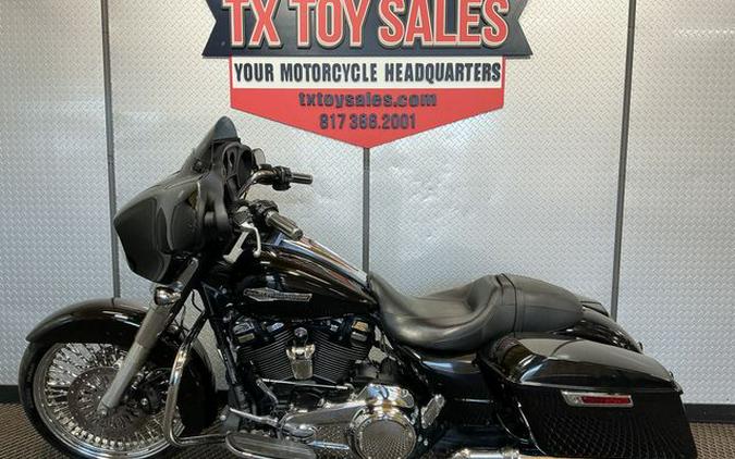 2022 Harley-Davidson Street Glide Base