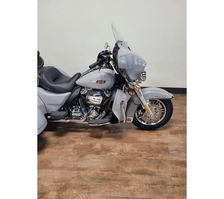 2024 Harley-Davidson® FLHTCUTG - Tri Glide® Ultra