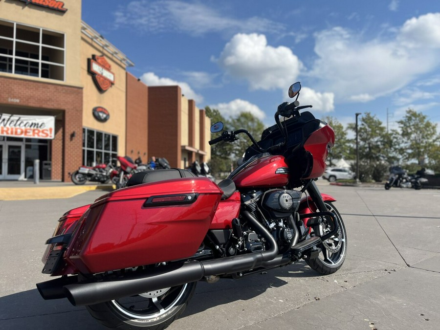 2025 Harley-Davidson® Road Glide® FLTRX Brilliant Red