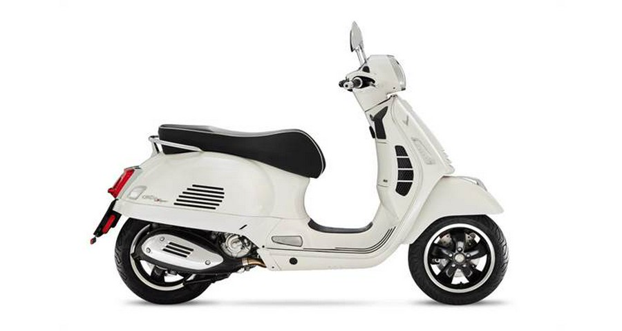 2021 Vespa GTS SUPER 300 HPE BIANCO INNOCENZA MY21