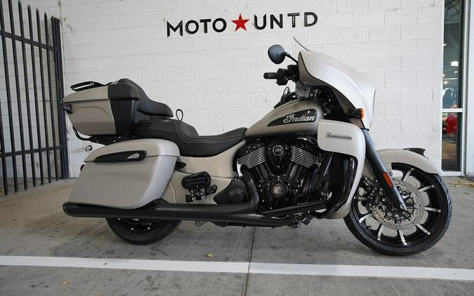 2023 Indian Motorcycle® Roadmaster® Dark Horse® Silver Quartz Smoke