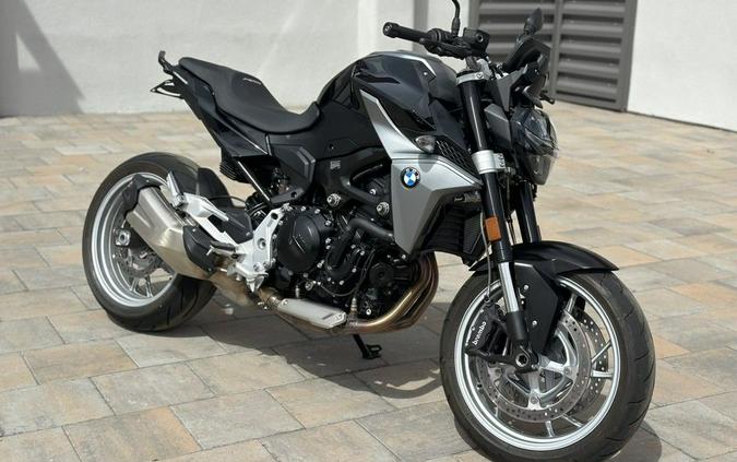 2020 BMW F 900 R Review (15 Fast Facts)