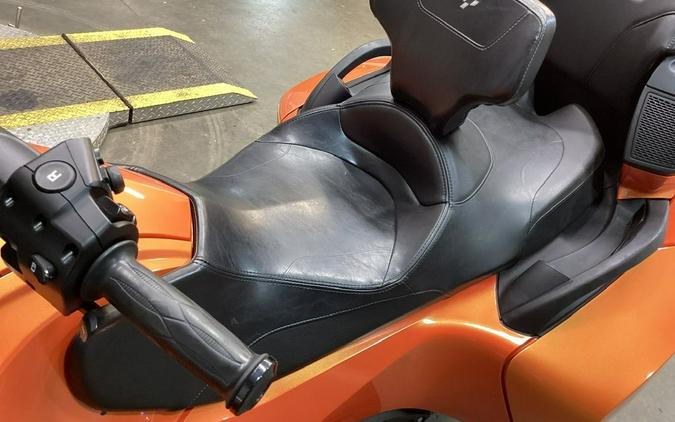 2019 Can-Am® Spyder® RT Limited Dark