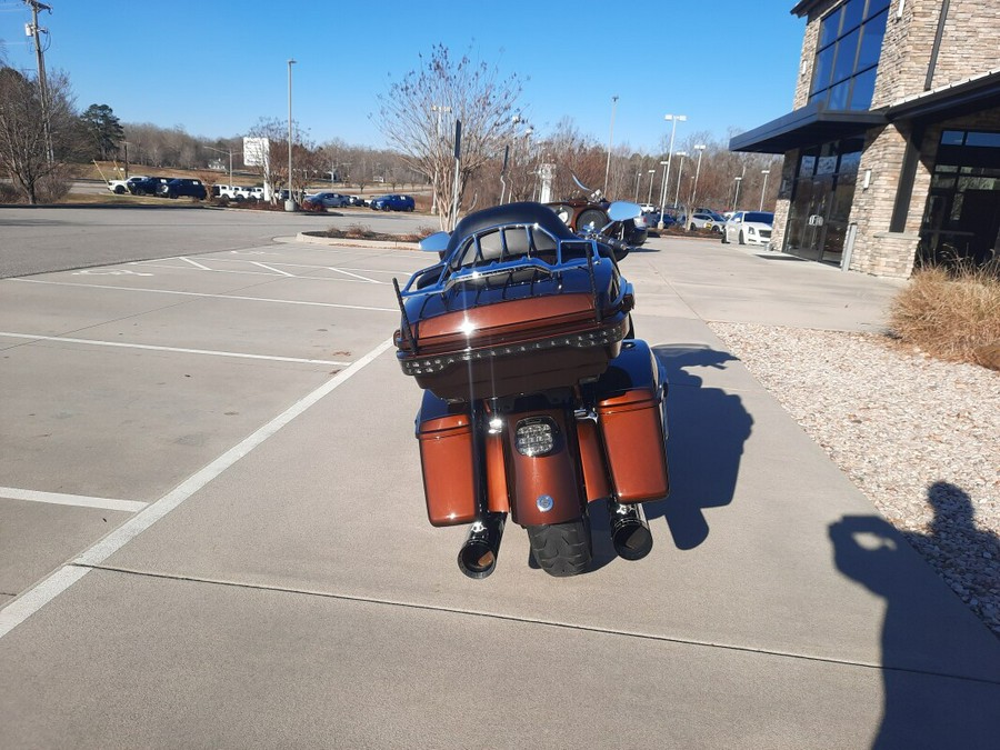 2019 Harley-Davidson® CVO™ Limited Auburn Sunglo & Black Hole with Rich Bourbon