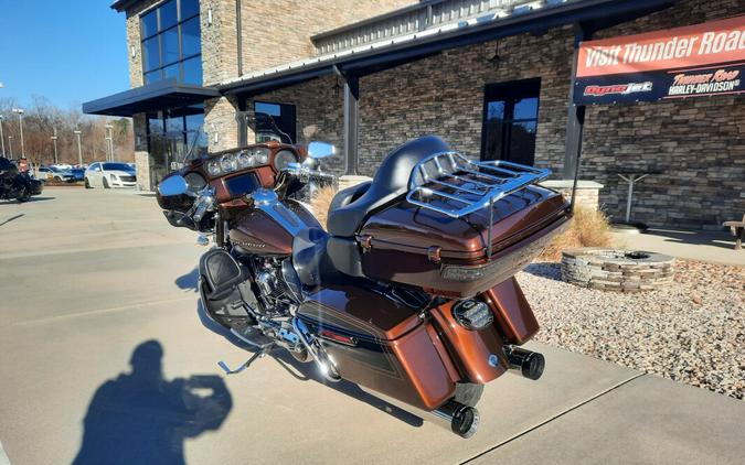 2019 Harley-Davidson® CVO™ Limited Auburn Sunglo & Black Hole with Rich Bourbon