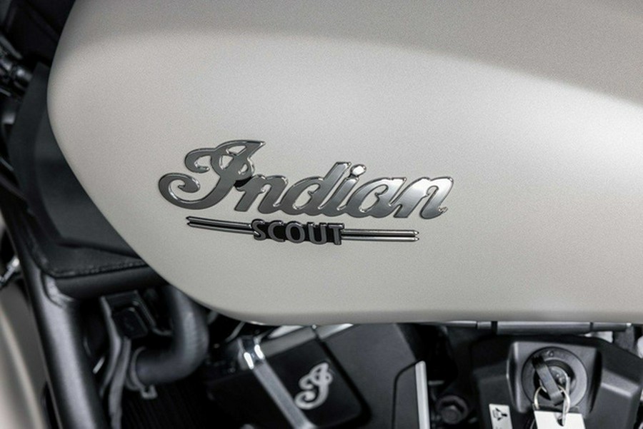 2025 Indian Scout Classic Limited Silver Quartz Smoke