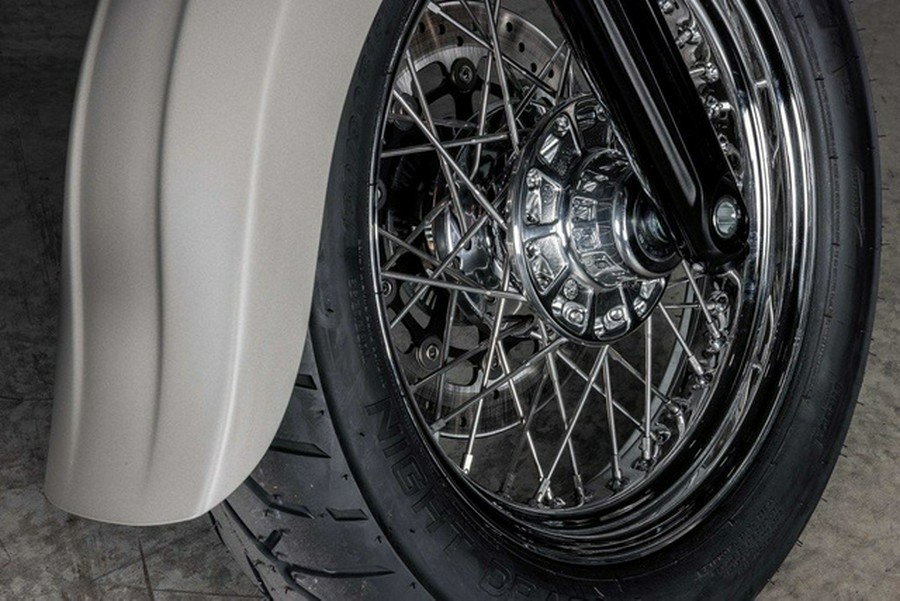 2025 Indian Scout Classic Limited Silver Quartz Smoke