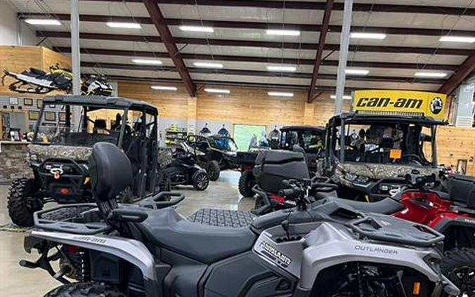 2024 Can-Am Outlander MAX XT 700