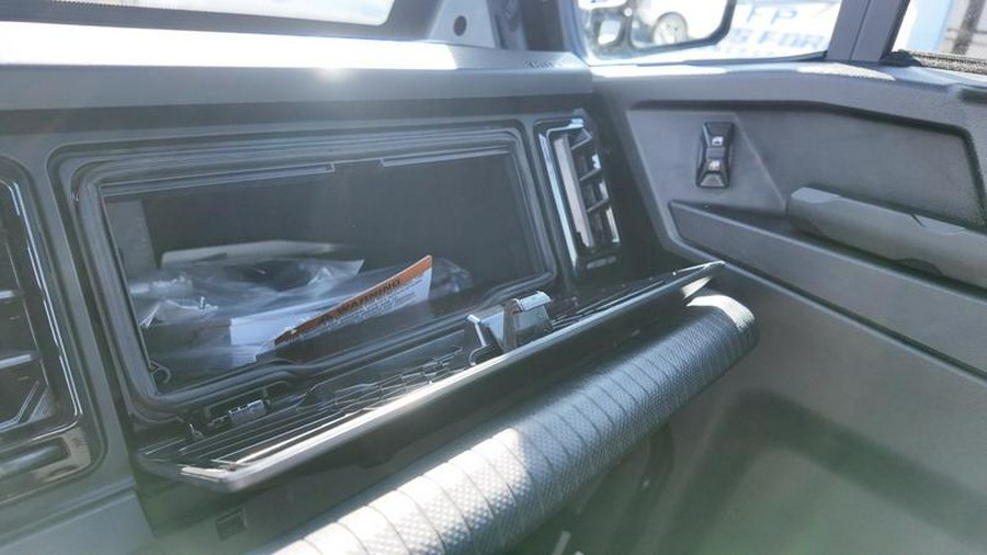 2026 Can-Am® Defender MAX XT CAB HD11 With 10.25 in.display