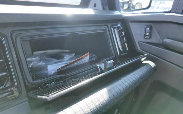 2026 Can-Am® Defender MAX XT CAB HD11 With 10.25 in.display