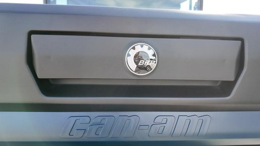 2026 Can-Am® Defender MAX XT CAB HD11 With 10.25 in.display