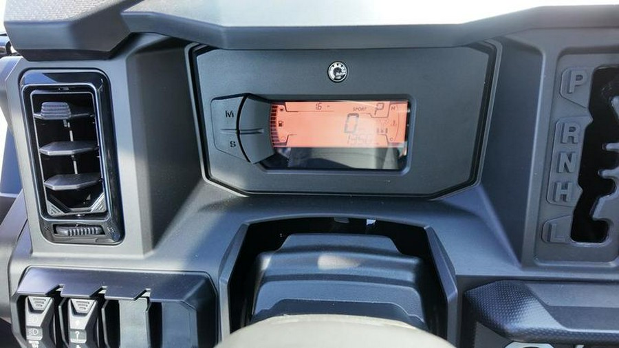 2026 Can-Am® Defender MAX XT CAB HD11 With 10.25 in.display