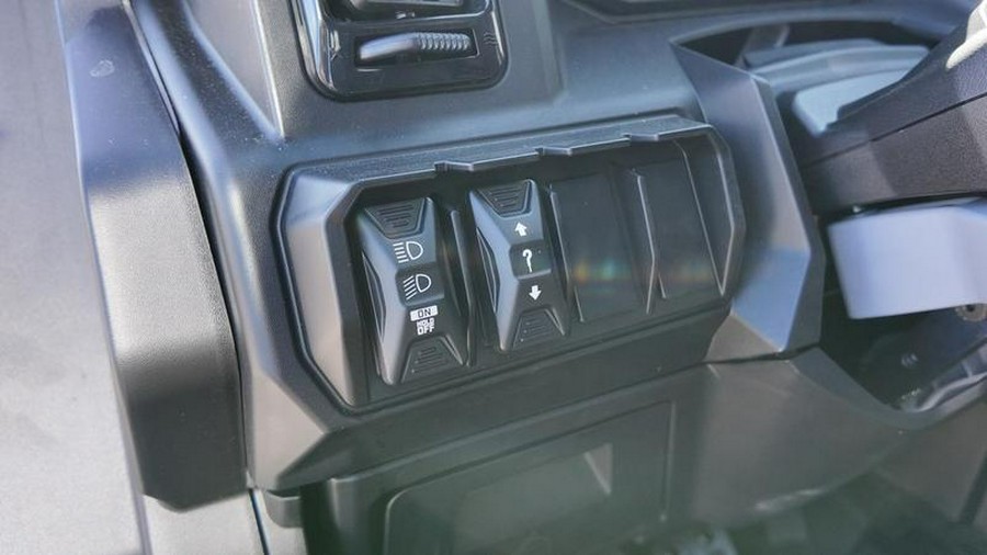 2026 Can-Am® Defender MAX XT CAB HD11 With 10.25 in.display