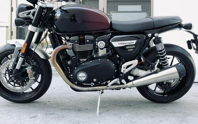 2024 Triumph Speed Twin 1200 Stealth Edition