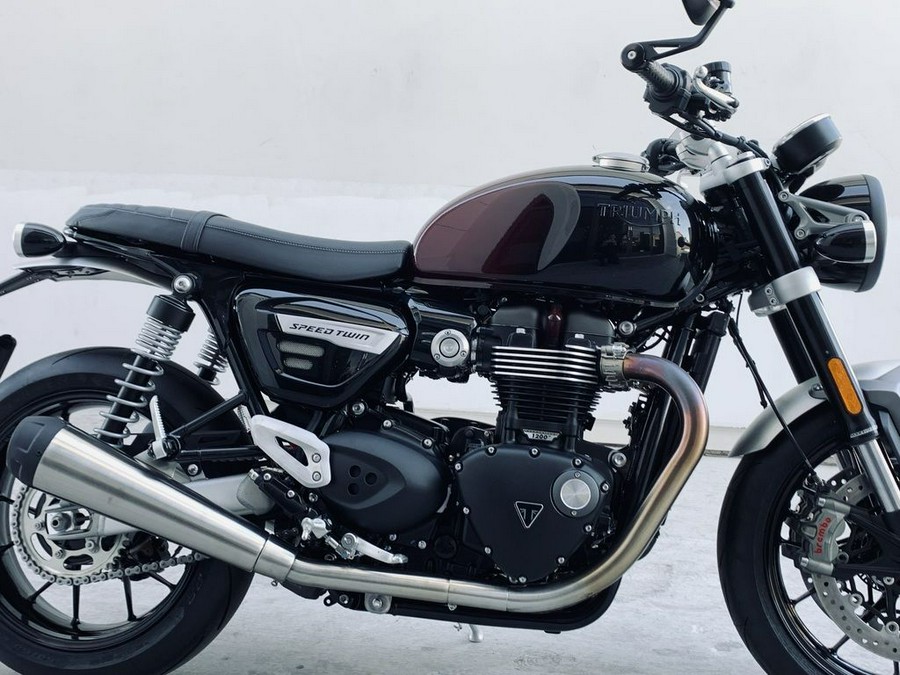 2024 Triumph Speed Twin 1200 Stealth Edition