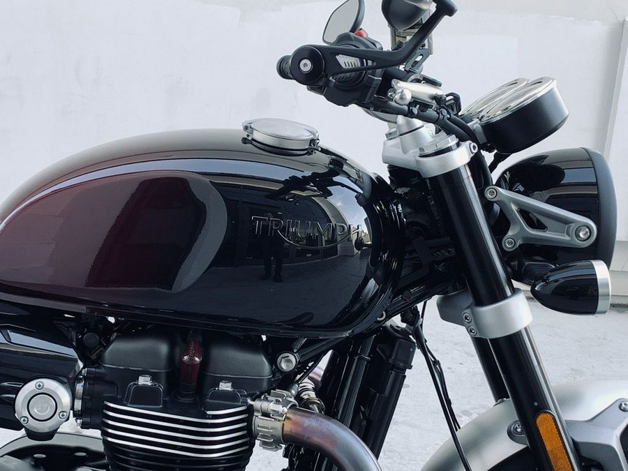 2024 Triumph Speed Twin 1200 Stealth Edition