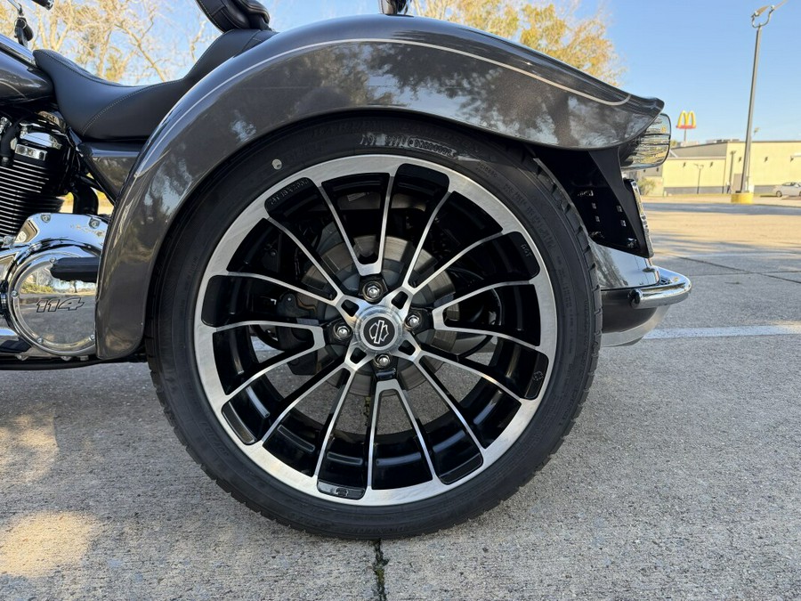 FLTRT 2023 Road Glide® 3