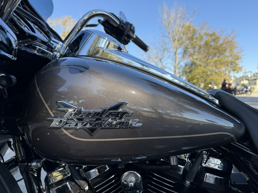 FLTRT 2023 Road Glide® 3