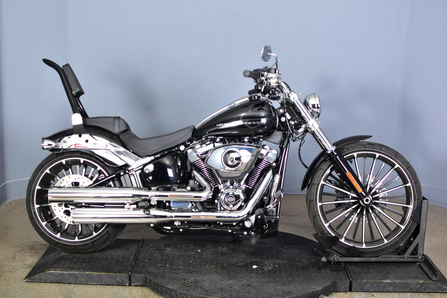 2025 Harley-Davidson Breakout Vivid Black