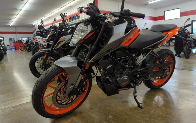 2023 KTM Duke 200