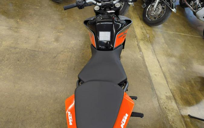 2023 KTM Duke 200