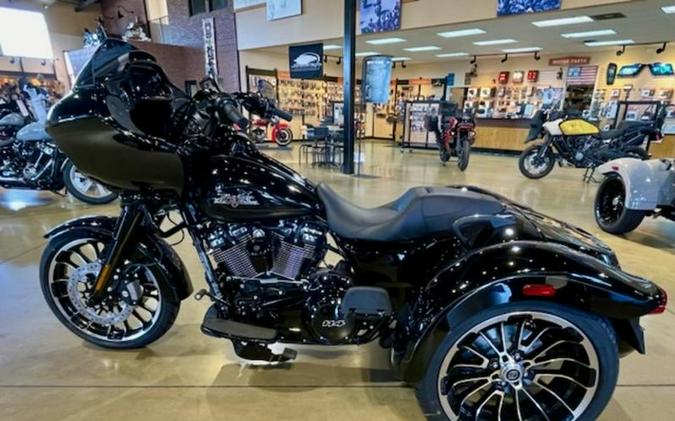 2024 Harley-Davidson® FLTRT - Road Glide® 3