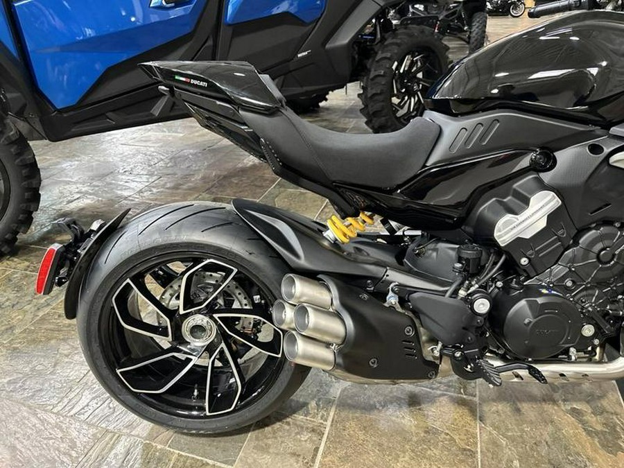 2024 Ducati Diavel V4 Black