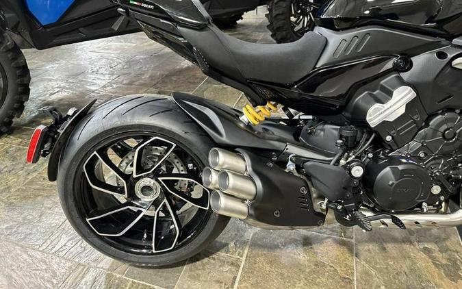 2024 Ducati Diavel V4 Black