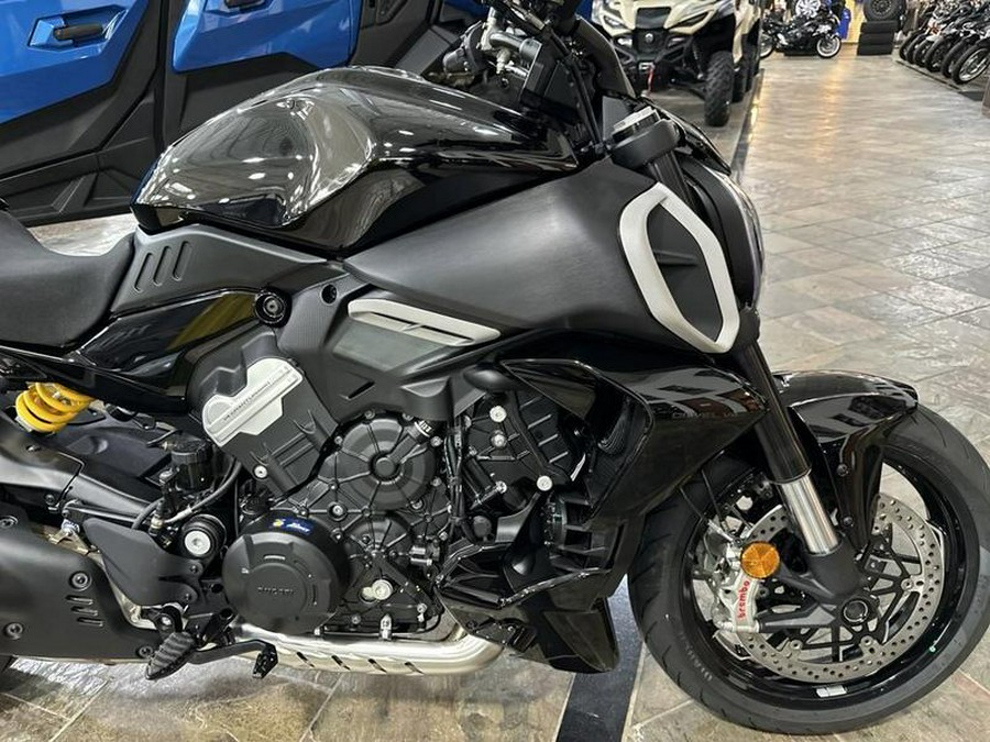 2024 Ducati Diavel V4 Black