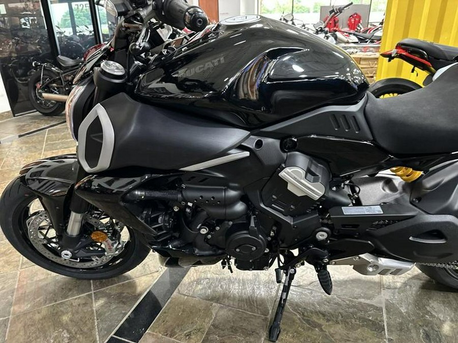 2024 Ducati Diavel V4 Black