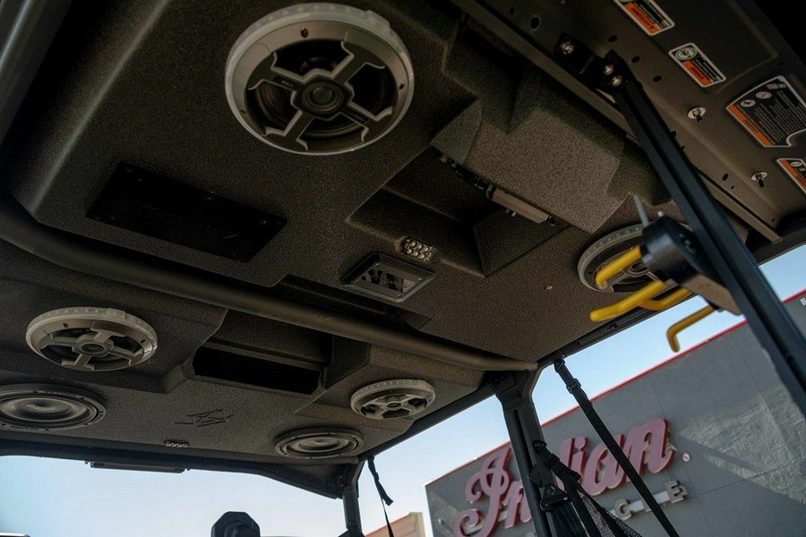 2025 Can-Am Defender MAX XT HD10