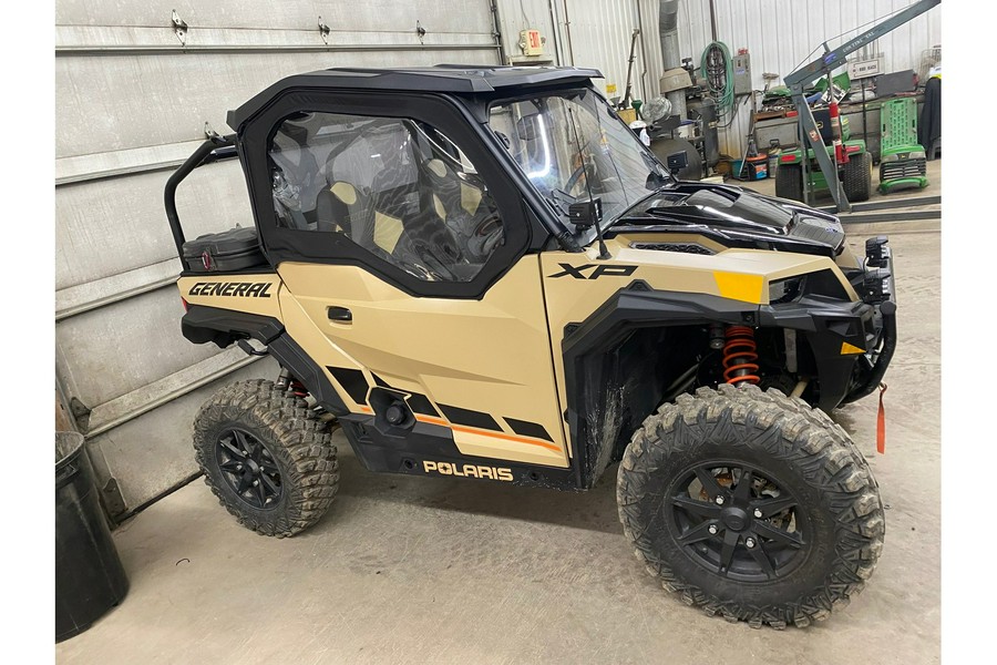 2021 Polaris Industries GENERAL XP 1000 Deluxe Ride Command Matte Military