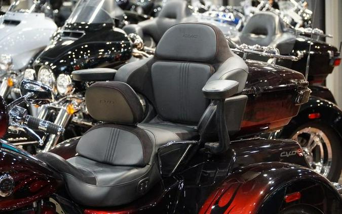 2022 Harley-Davidson® FLHTCUTGSE - CVO™ Tri Glide®