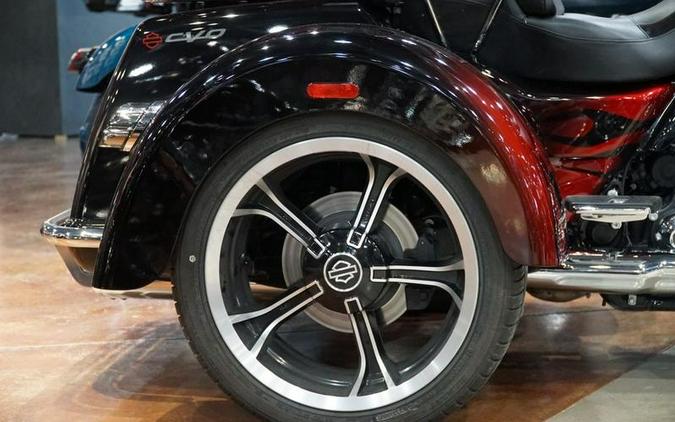 2022 Harley-Davidson® FLHTCUTGSE - CVO™ Tri Glide®