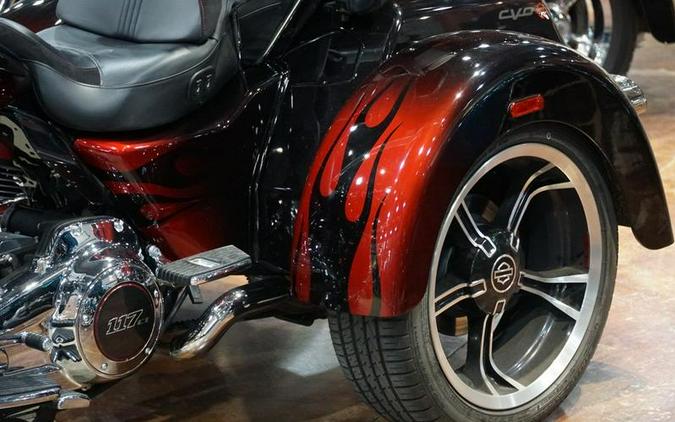 2022 Harley-Davidson® FLHTCUTGSE - CVO™ Tri Glide®