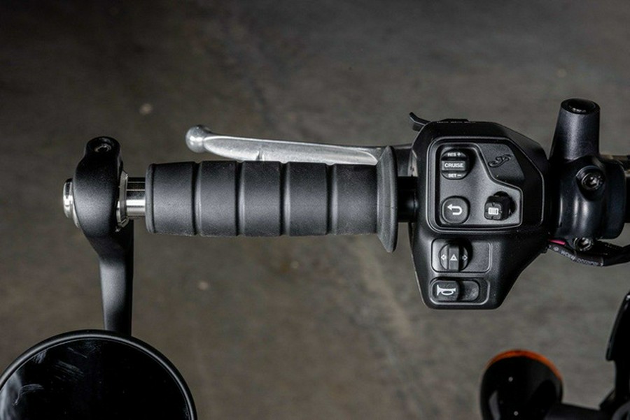 2025 Indian Sport Scout Limited +Tech Black Metallic