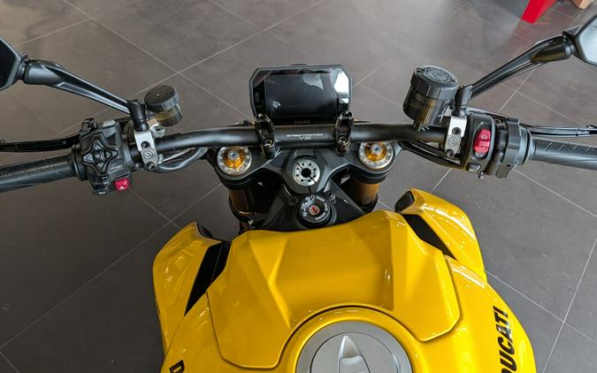 2026 Ducati Streetfighter V2 YELLOW