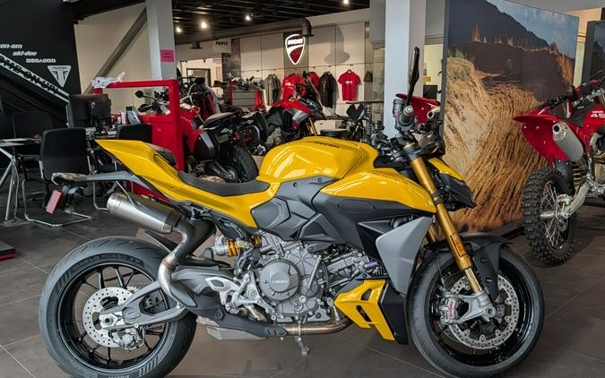 2026 Ducati Streetfighter V2 YELLOW