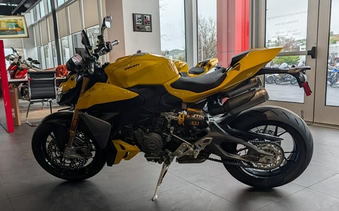 2026 Ducati Streetfighter V2 YELLOW