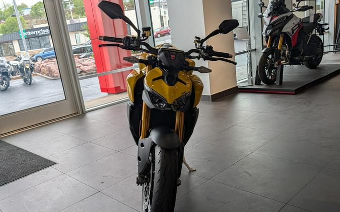 2026 Ducati Streetfighter V2 YELLOW